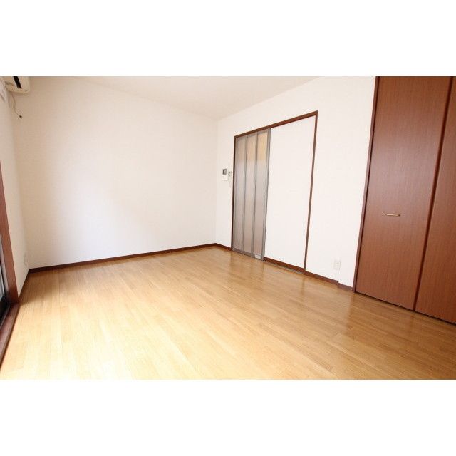 �y�����E���r���O�z�@