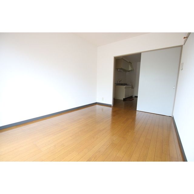 �y�����E���r���O�z�@