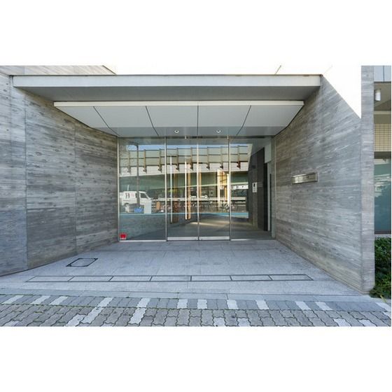 �y�G���g�����X�z�@