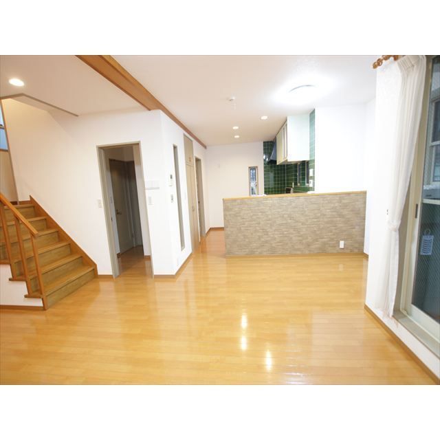 �y�����E���r���O�z�@