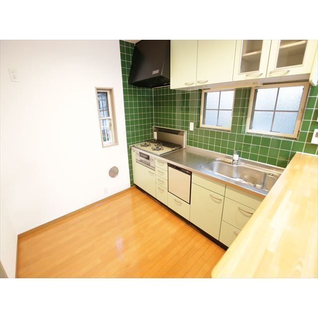 �y�L�b�`���z�@�傫�ȃL�b�`���ł������炭�炭