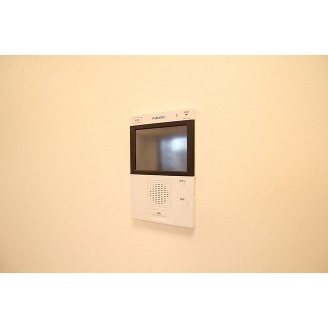 �y�Z�L�����e�B�z�@