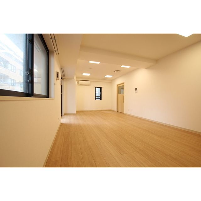 �y���̑������E�X�y�[�X�z�@