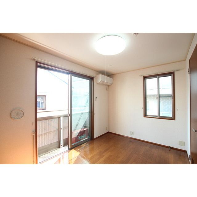 �y�����E���r���O�z�@