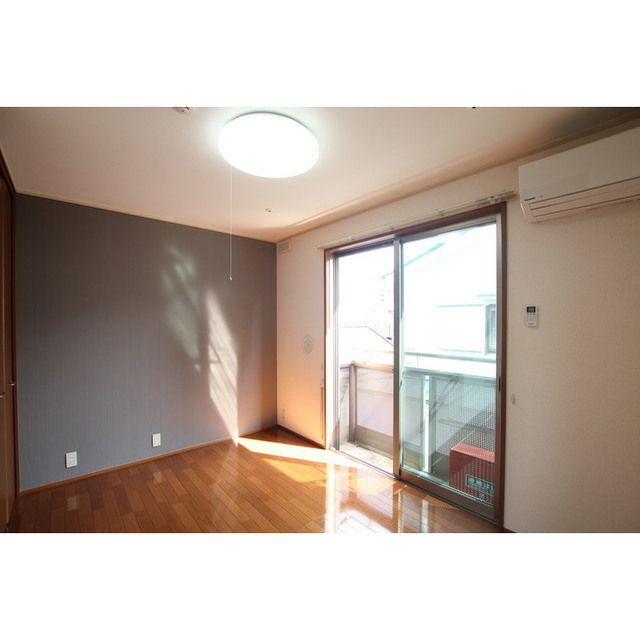 �y�����E���r���O�z�@