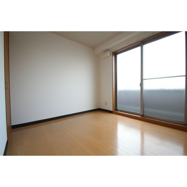 �y�����E���r���O�z�@