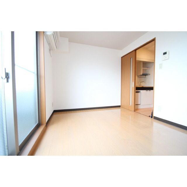 �y�����E���r���O�z�@