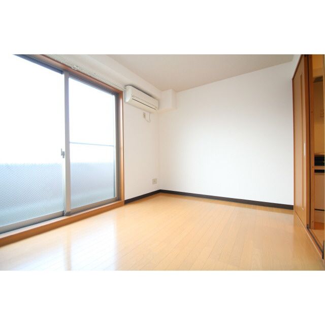 �y�����E���r���O�z�@