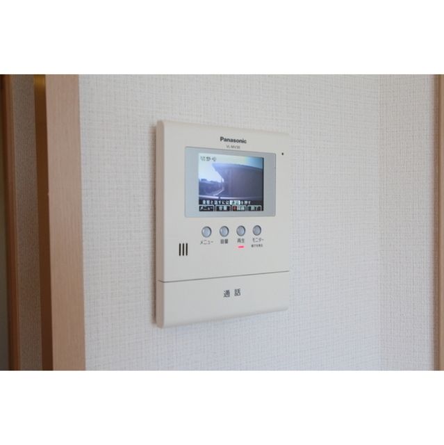 �y�Z�L�����e�B�z�@