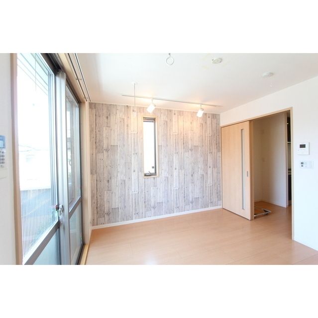 �y�����E���r���O�z�@