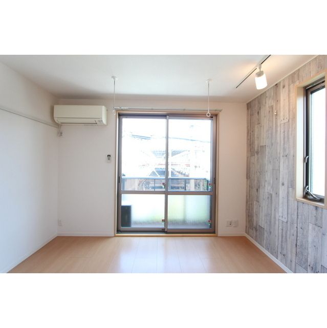 �y�����E���r���O�z�@