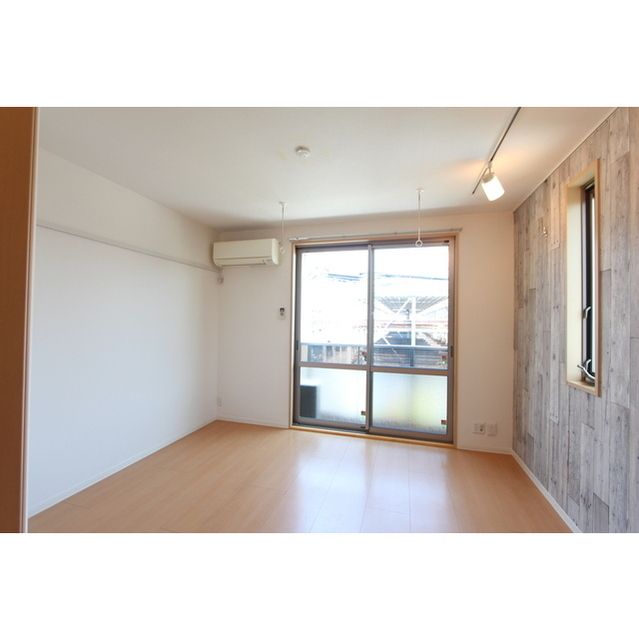 �y�����E���r���O�z�@