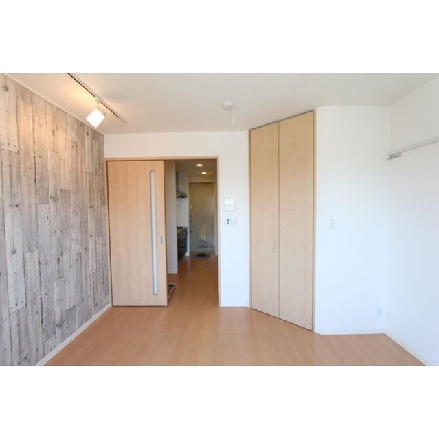 �y�����E���r���O�z�@