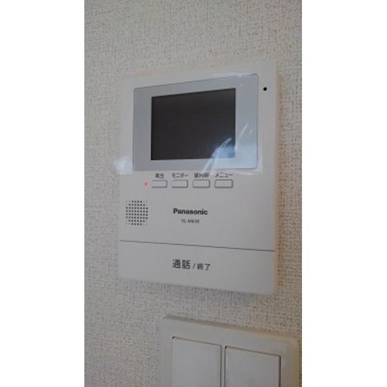 �y�Z�L�����e�B�z�@