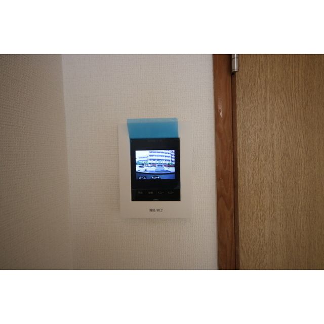 �y�Z�L�����e�B�z�@