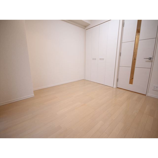 �y�����E���r���O�z�@