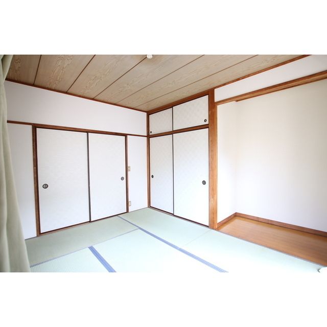 �y�����E���r���O�z�@