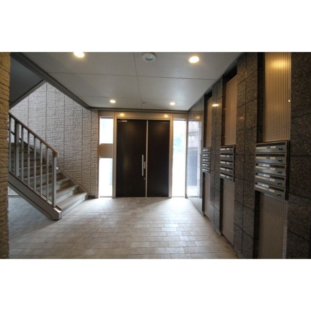 �y�G���g�����X�z�@