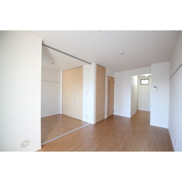 �y�����E���r���O�z�@