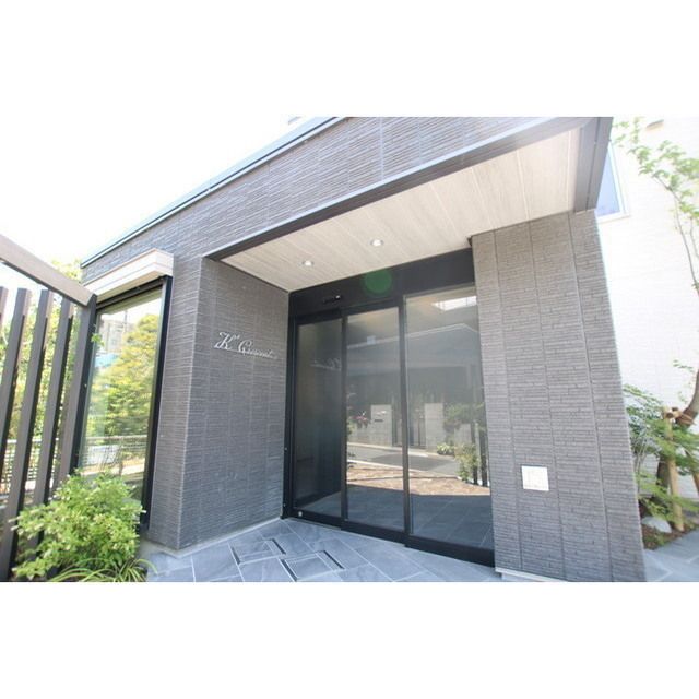 �y�G���g�����X�z�@