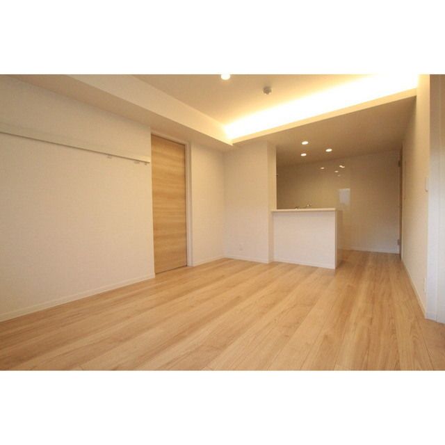 �y�����E���r���O�z�@