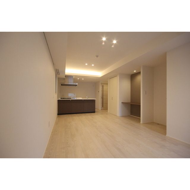 �y�����E���r���O�z�@