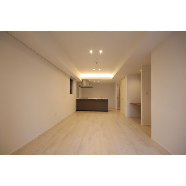 �y�����E���r���O�z�@