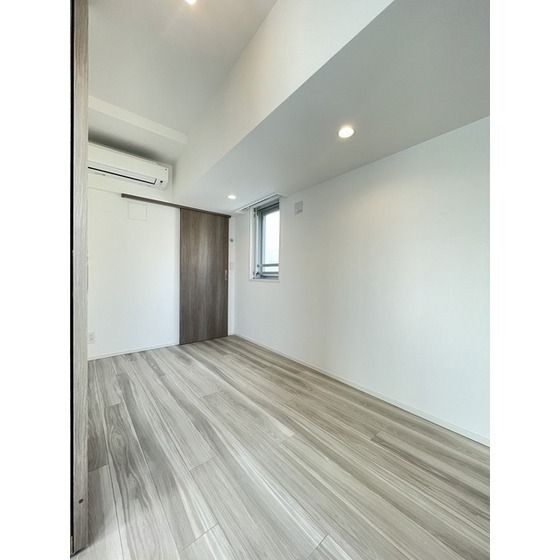 �y�����E���r���O�z�@