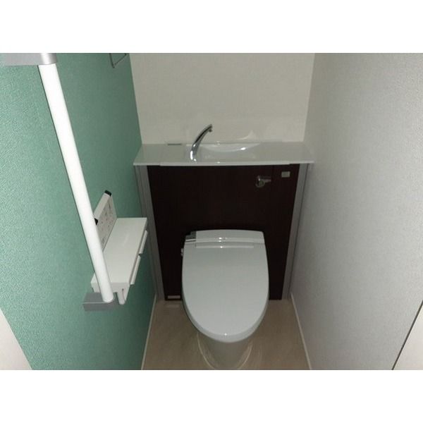 【トイレ】　温水洗浄便座です♪
