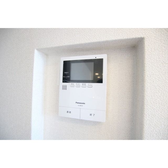 �y�Z�L�����e�B�z�@