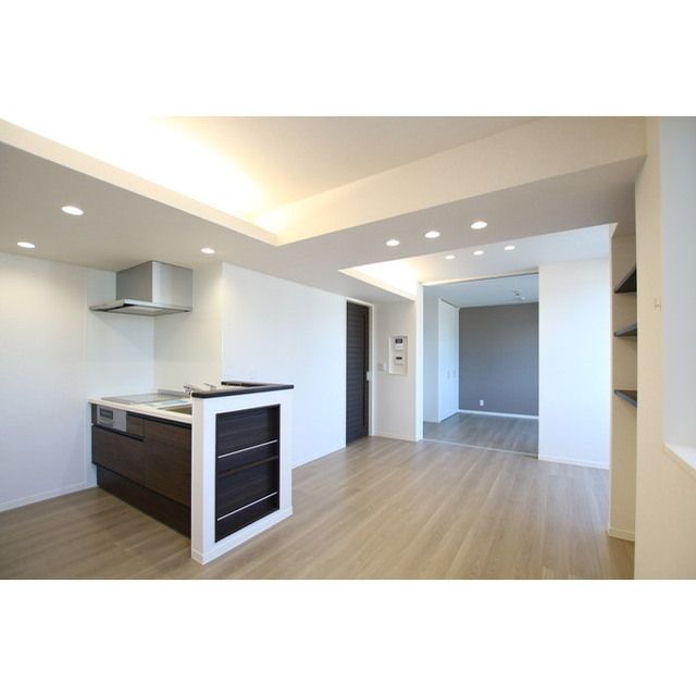 �y�����E���r���O�z�@