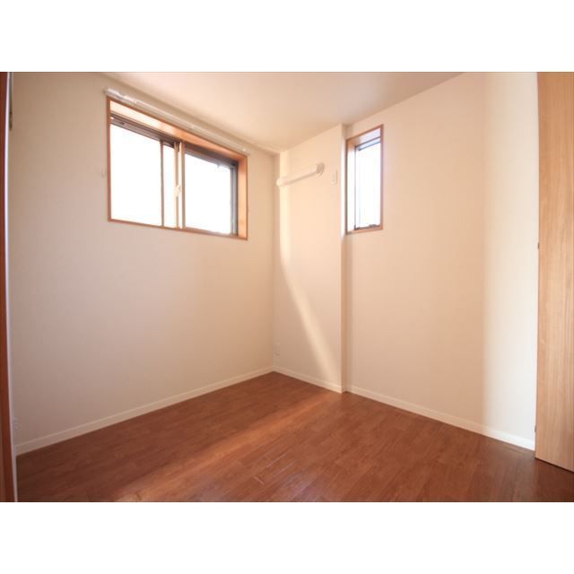 �y�����E���r���O�z�@