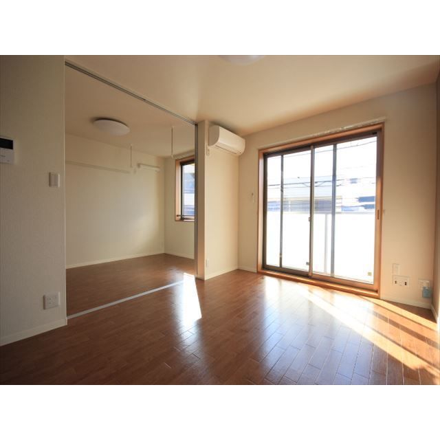 �y�����E���r���O�z�@