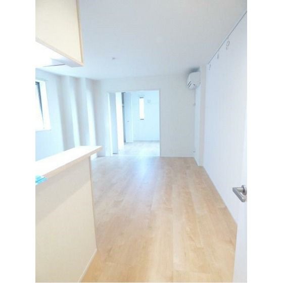 �y�����E���r���O�z�@