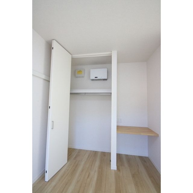 �y���̑��ݔ��z�@�N���[�[�b�g�E���[�N�X�y�[�X