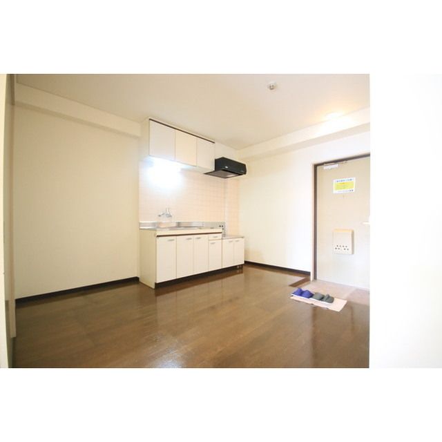 �y�����E���r���O�z�@