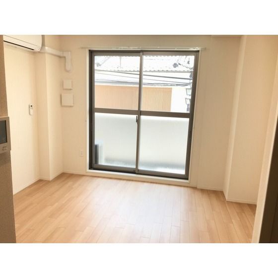 �y�����E���r���O�z�@