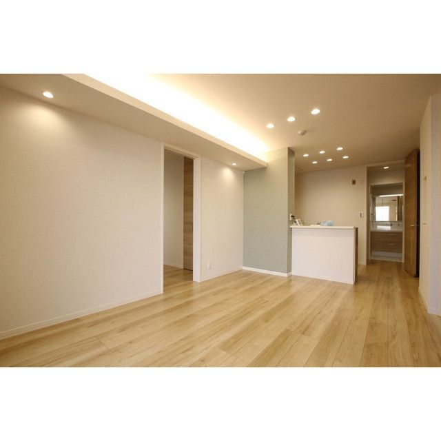 �y�����E���r���O�z�@