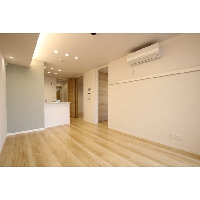 �y�����E���r���O�z�@