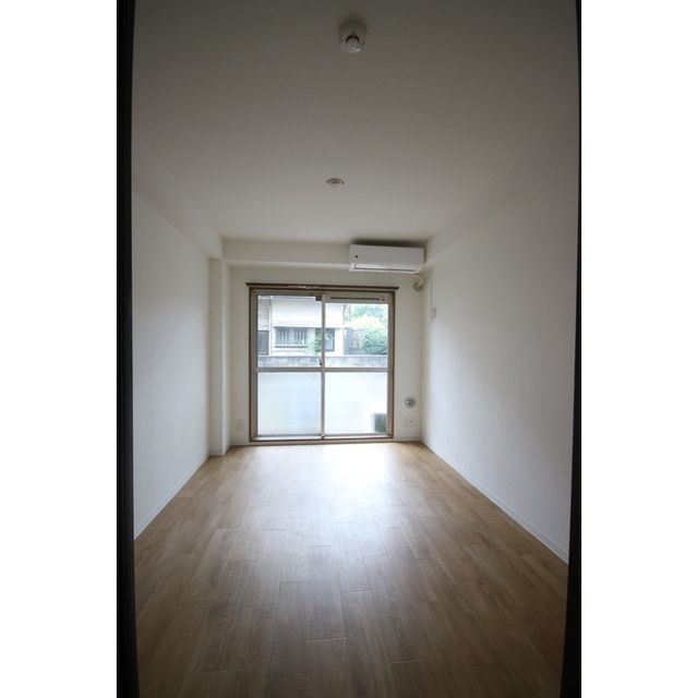 �y�����E���r���O�z�@