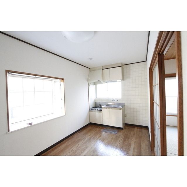 �y���̑������E�X�y�[�X�z�@�_�C�j���O�L�b�`��