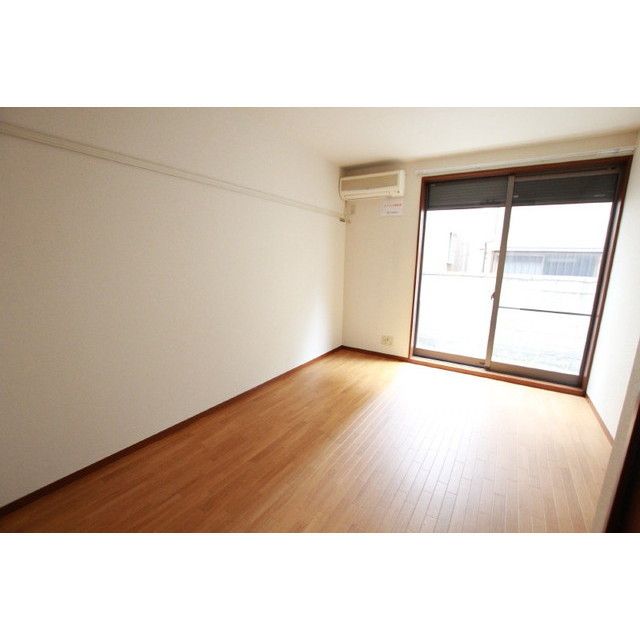 �y�����E���r���O�z�@