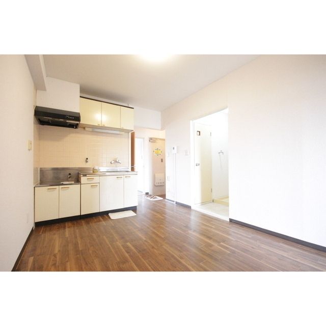 �y�����E���r���O�z�@