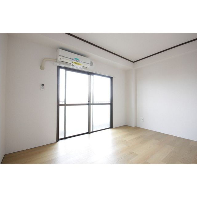 �y�����E���r���O�z�@