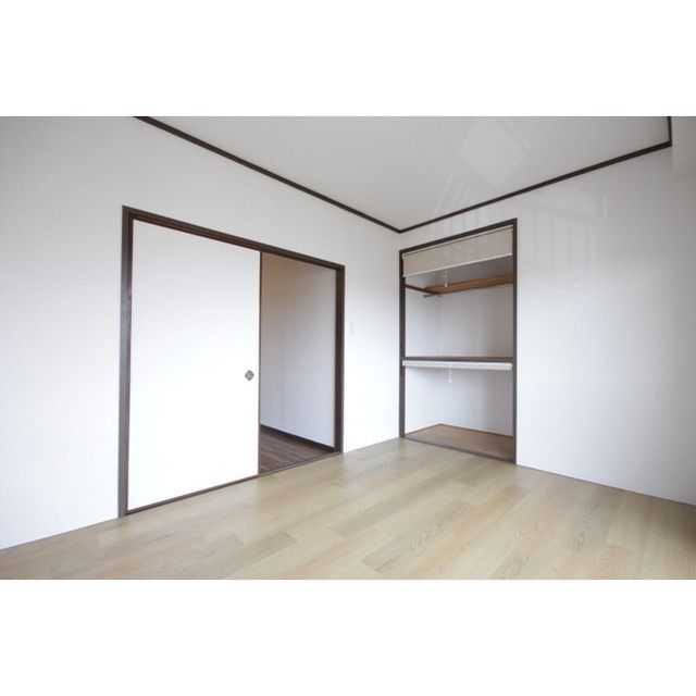 �y�����E���r���O�z�@