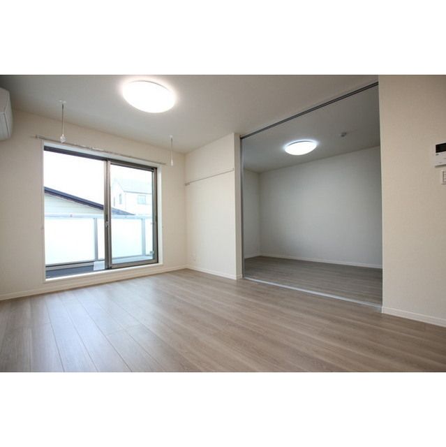 �y�����E���r���O�z�@