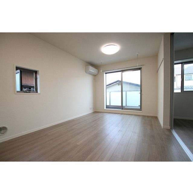 �y�����E���r���O�z�@