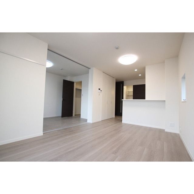 �y�����E���r���O�z�@