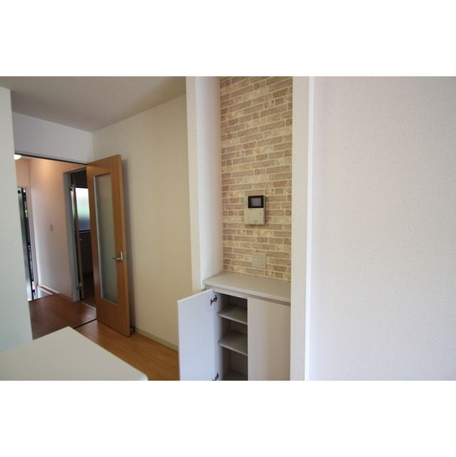 �y�Z�L�����e�B�z�@