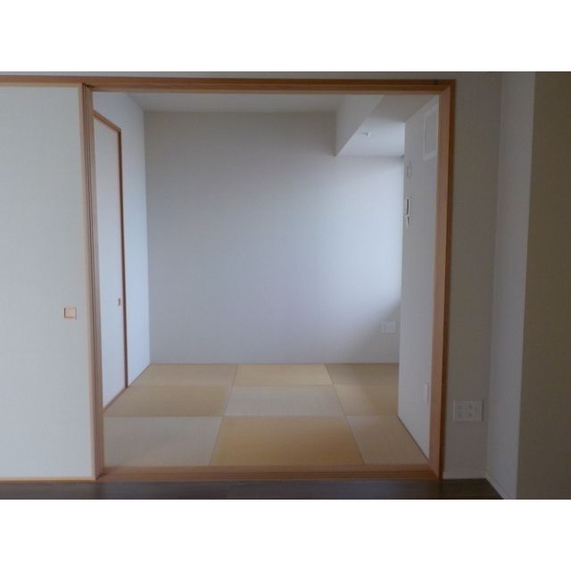 �y�����E���r���O�z�@�a��